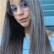 Me defino como una persona alegre y con ganas de ayudar a los demás a cambiar su estilo de vida